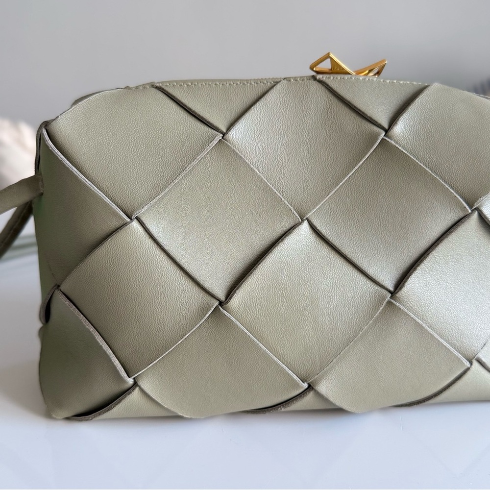 Bottega Veneta Intrecciato Cassette Bag Olive Green Woven Leather - Picture 2 of 6